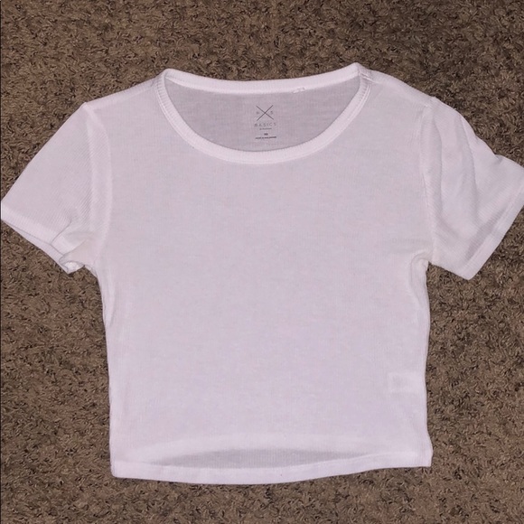 PacSun Tops - Pacsun white crop top